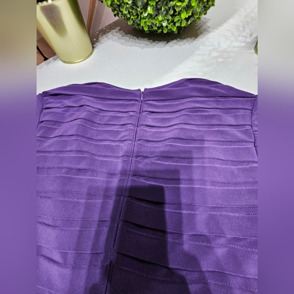 Jolie robe cocktail pourpre unie de longueur midi - Picture 6 of 8